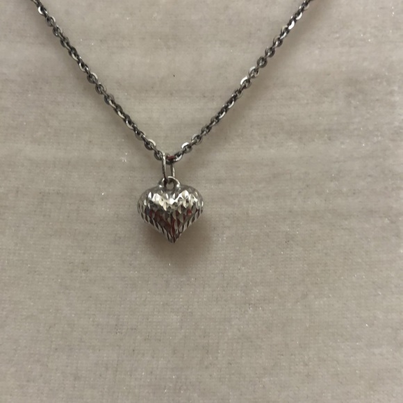 Sterling Silver Chain w/ White Gold Heart ♥️ - Picture 2 of 3